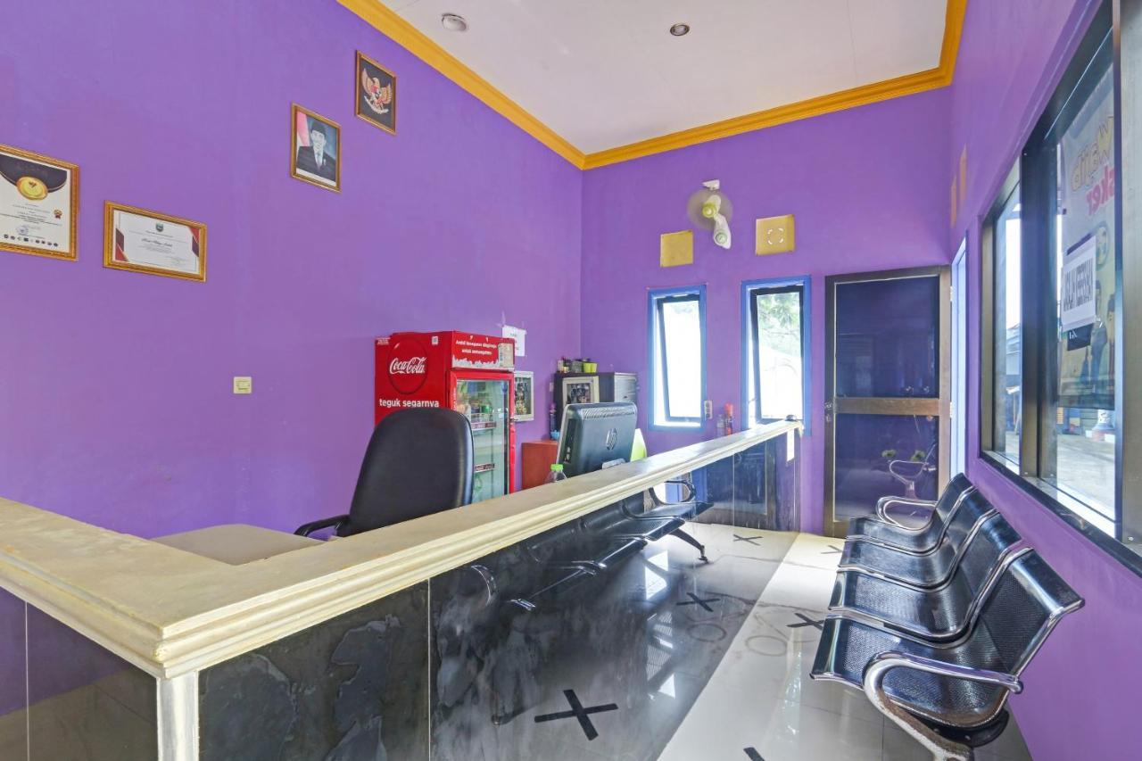 Oyo 90796 Hotel Mulya Indah Tambakmulya Extérieur photo