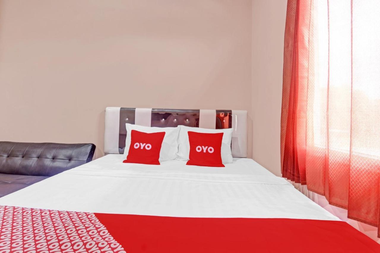 Oyo 90796 Hotel Mulya Indah Tambakmulya Extérieur photo