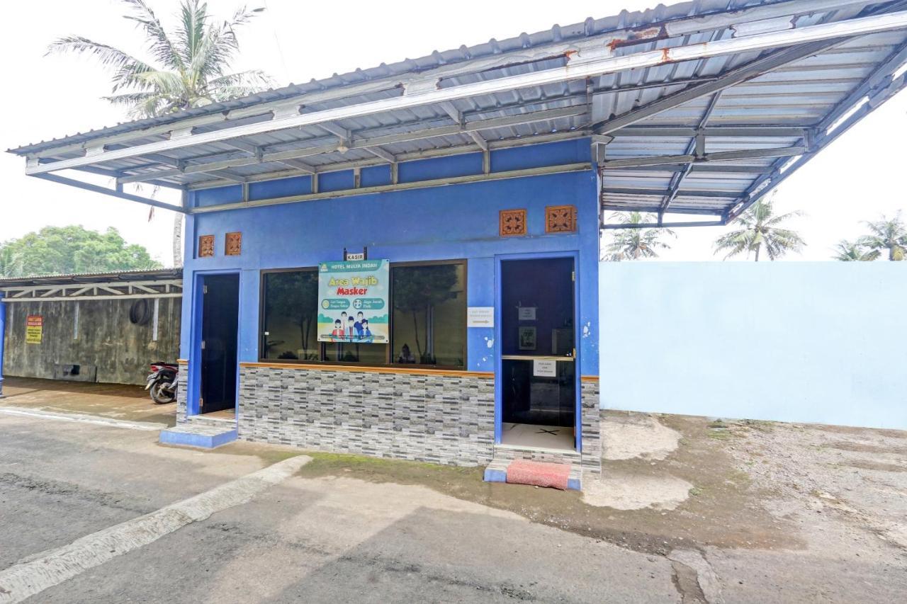 Oyo 90796 Hotel Mulya Indah Tambakmulya Extérieur photo