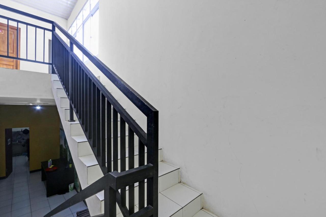 Oyo 90796 Hotel Mulya Indah Tambakmulya Extérieur photo