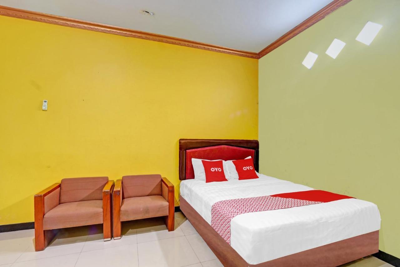 Oyo 90796 Hotel Mulya Indah Tambakmulya Extérieur photo