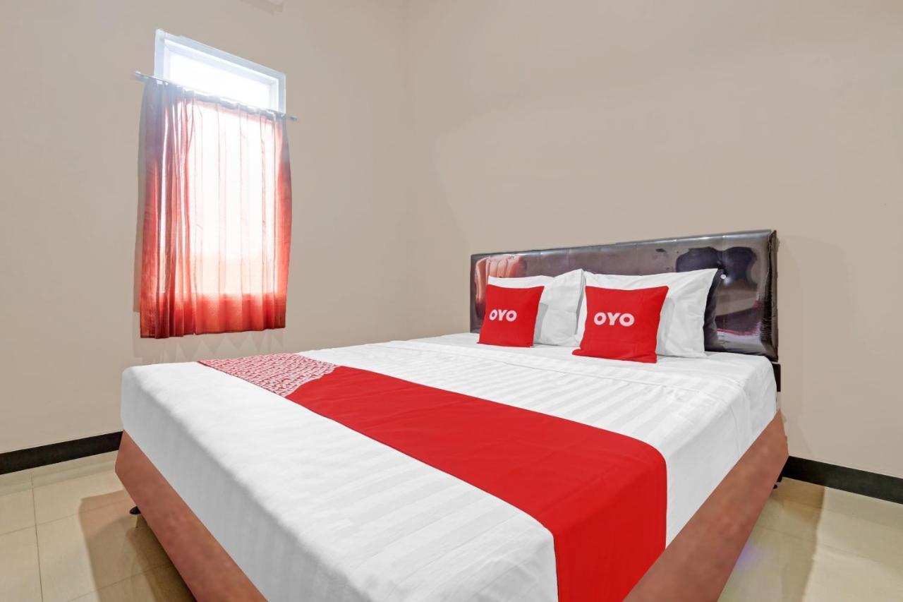 Oyo 90796 Hotel Mulya Indah Tambakmulya Extérieur photo